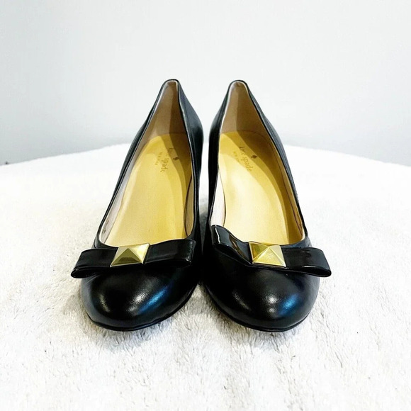 Kate Spade Black Patent Leather Wedge Heels Womens 8M Gold Metal Bow Detail - Picture 10 of 16